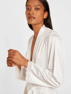 Calida 100% Nature Romance Kimono, Länge 120cm, Cradle To Cradle Certified® Star White -Geschenkideen Verkäufe Calida 100 Nature Romance Kimono Laenge 120cm Compostable weiss 64292 910 6