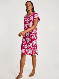 Calida Blooming Nights Kurzarm-Nachthemd, Länge 100cm Barberry Red -Geschenkideen Verkäufe Calida Blooming Nights Kurzarm Nachthemd Laenge 100cm rot 33052 176 4