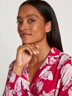 Calida Blooming Nights Pyjama, Durchgeknöpft Barberry Red -Geschenkideen Verkäufe Calida Blooming Nights Pyjama durchgeknoepft rot 43252 176 3