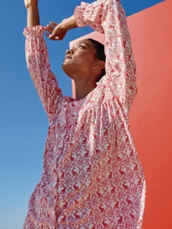 Calida Easter Nights Pyjama, Durchgeknöpft Red Glow 11 Calida Easter Nights Pyjama, Durchgeknöpft Red Glow -Geschenkideen Verkäufe Calida Easter Nights Pyjama lang rot 42552 136 3