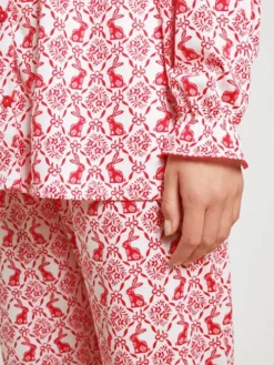 Calida Easter Nights Pyjama, Durchgeknöpft Red Glow 13 Calida Easter Nights Pyjama, Durchgeknöpft Red Glow -Geschenkideen Verkäufe Calida Easter Nights Pyjama lang rot 42552 136 5