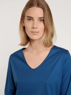 Calida Favourites Provence Langarm-Shirt, V-Neck Lapis Blue -Geschenkideen Verkäufe Calida Favourites Provence Langarm Shirt V Neck blau 15334 437 4