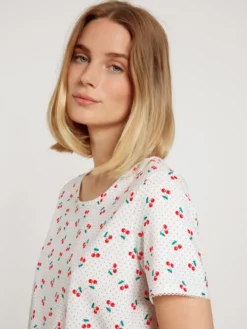 Calida Fruity Dreams Kurz-Pyjama Red Glow -Geschenkideen Verkäufe Calida Fruity Dreams Kurz Pyjama rot weiss 43253 136 4