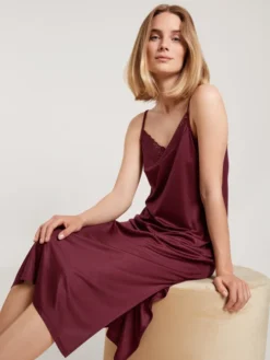 Calida Glamorous Nights Nachthemd Mit Spaghettiträgern, Länge 120cm Dark Cherry