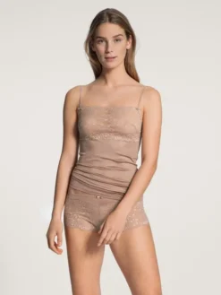 Calida Sensual Secrets Spaghetti-Top Mit Breitem Spitzensaum Almondine -Geschenkideen Verkäufe Calida Sensual Secrets Spaghetti Top Traeger verstellbar haut almondine 11531 335 2