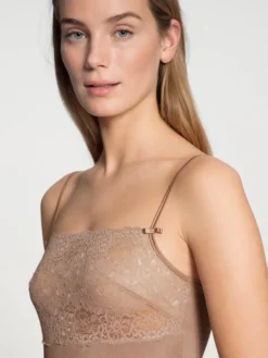 Calida Sensual Secrets Spaghetti-Top Mit Breitem Spitzensaum Almondine -Geschenkideen Verkäufe Calida Sensual Secrets Spaghetti Top Traeger verstellbar haut almondine 11531 335 3