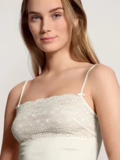 Calida Sensual Secrets Spaghetti-Top Mit Breitem Spitzensaum Alabaster Crème -Geschenkideen Verkäufe Calida Sensual Secrets Spaghetti Top Traeger verstellbar weiss alabaster 11531 911 3