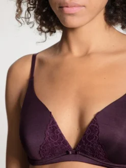 Calida Sensual Secrets Triangel-BH -Geschenkideen Verkäufe Calida Sensual Secrets Spitzen BH ohne Buegel violett 03131 349 1622641317
