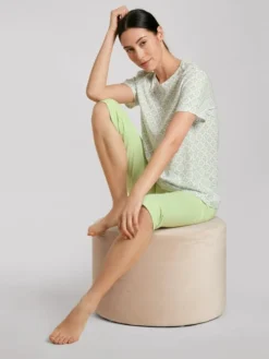 Calida Spring Nights 3/4-Pyjama Light Pistache -Geschenkideen Verkäufe Calida Spring Nights 3 4 Pyjama gruen 40296 670 3