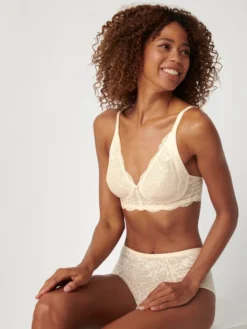 Triumph Amourette Charm Soft-BH -Geschenkideen Verkäufe Triumph Amourette Charm Soft BH beige 10210687 6720 4